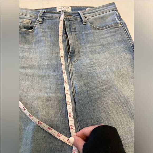 Frame Le Sylvia Slender Straight Raw Edge Light Washed Stretch Jeans Size 28 - Picture 6 of 7